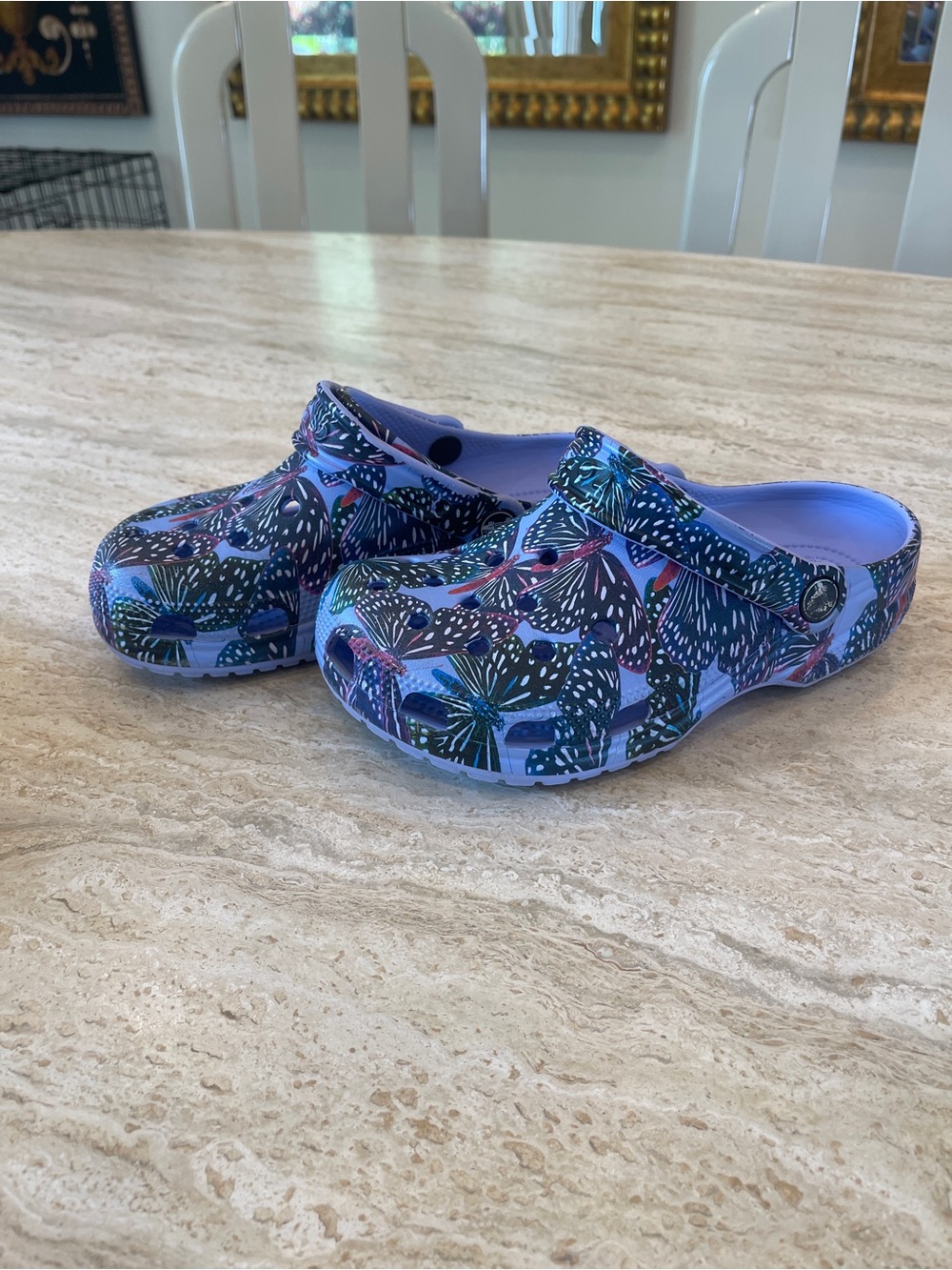 Kids Purple Tropical Print Crocs Shoes (2)